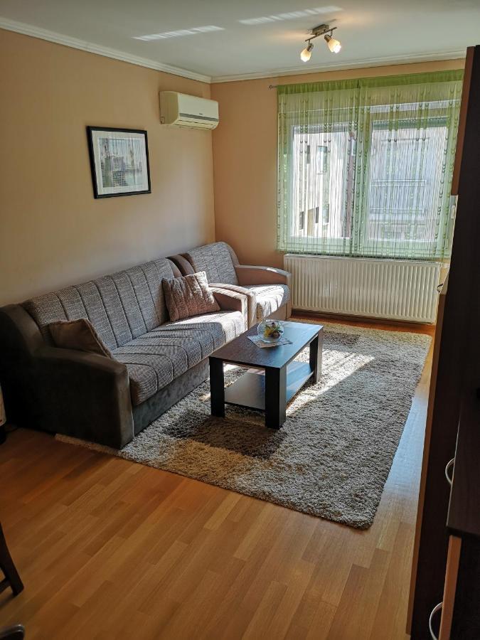 Dora Lägenhet Ðakovo Exteriör bild